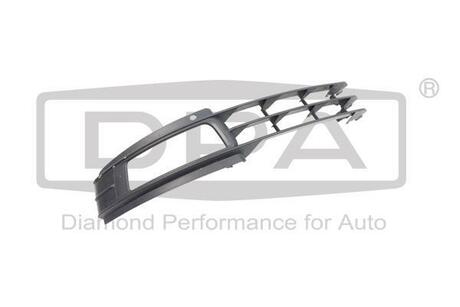88070733602 DPA Решетка противотуманной фары с отверстием правая Audi A6 (09-11) ()
