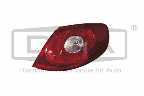99451788702 DPA Фонарь правый наружный VW Passat (08-12) ()